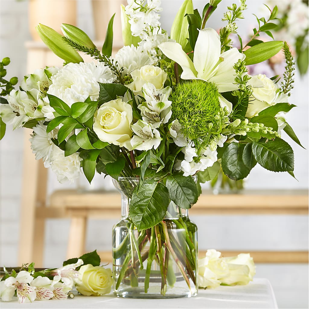 Classic Ivory – A Florist Original – TIGERLILY'S FLOWERS, Broken Arrow OK