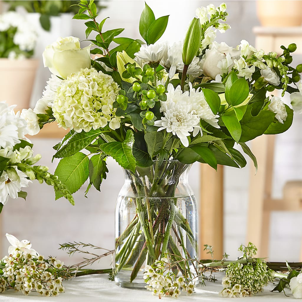 Classic Ivory – A Florist Original – TIGERLILY'S FLOWERS, Broken Arrow OK