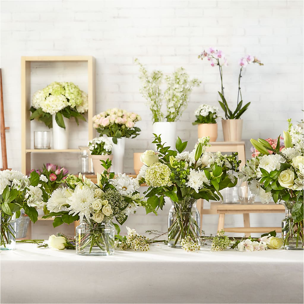 Classic Ivory – A Florist Original – TIGERLILY'S FLOWERS, Broken Arrow OK
