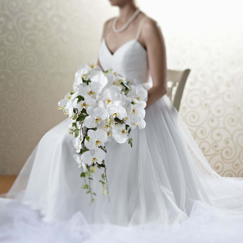 Classic White Bouquet – TIGERLILY'S FLOWERS, Broken Arrow OK