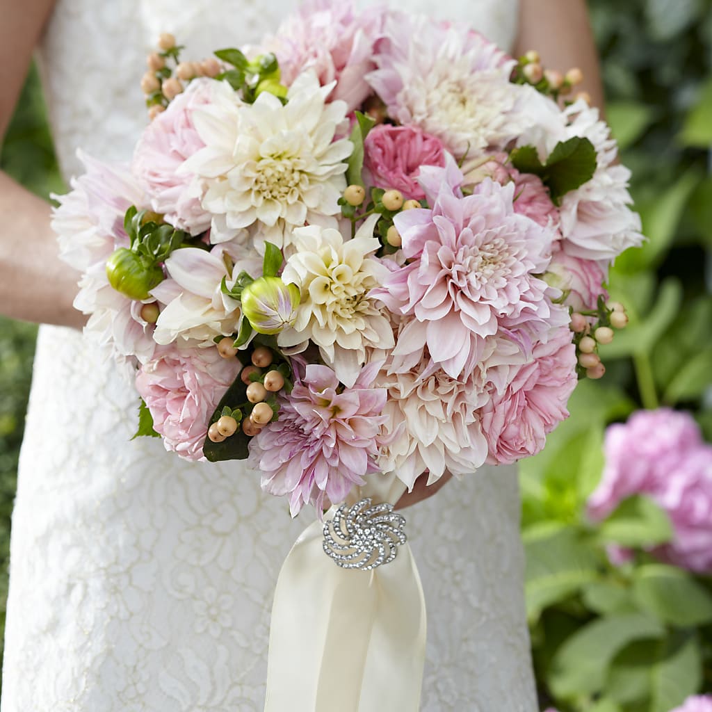 Heart's Promise Bouquet – TIGERLILY'S FLOWERS, Broken Arrow OK