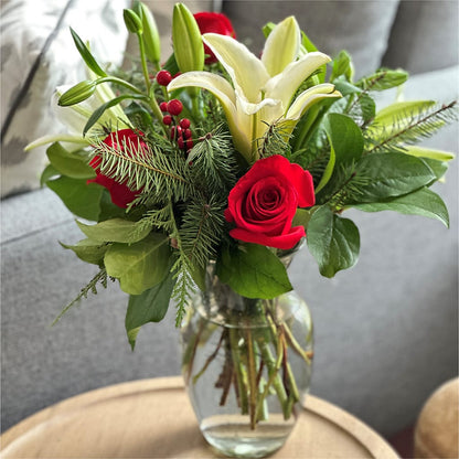 Sparkling Snowflakes Bouquet – TIGERLILY'S FLOWERS, Broken Arrow OK