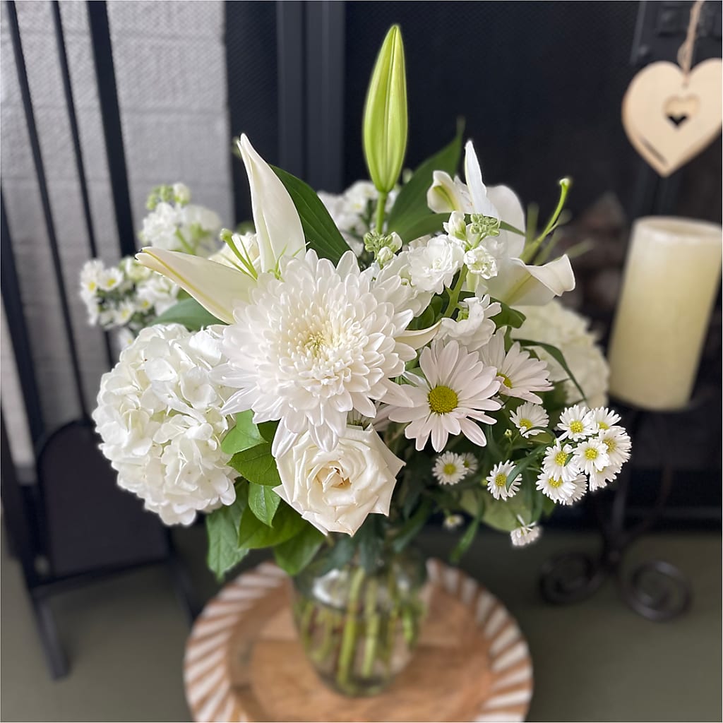Classic Ivory – A Florist Original – TIGERLILY'S FLOWERS, Broken Arrow OK